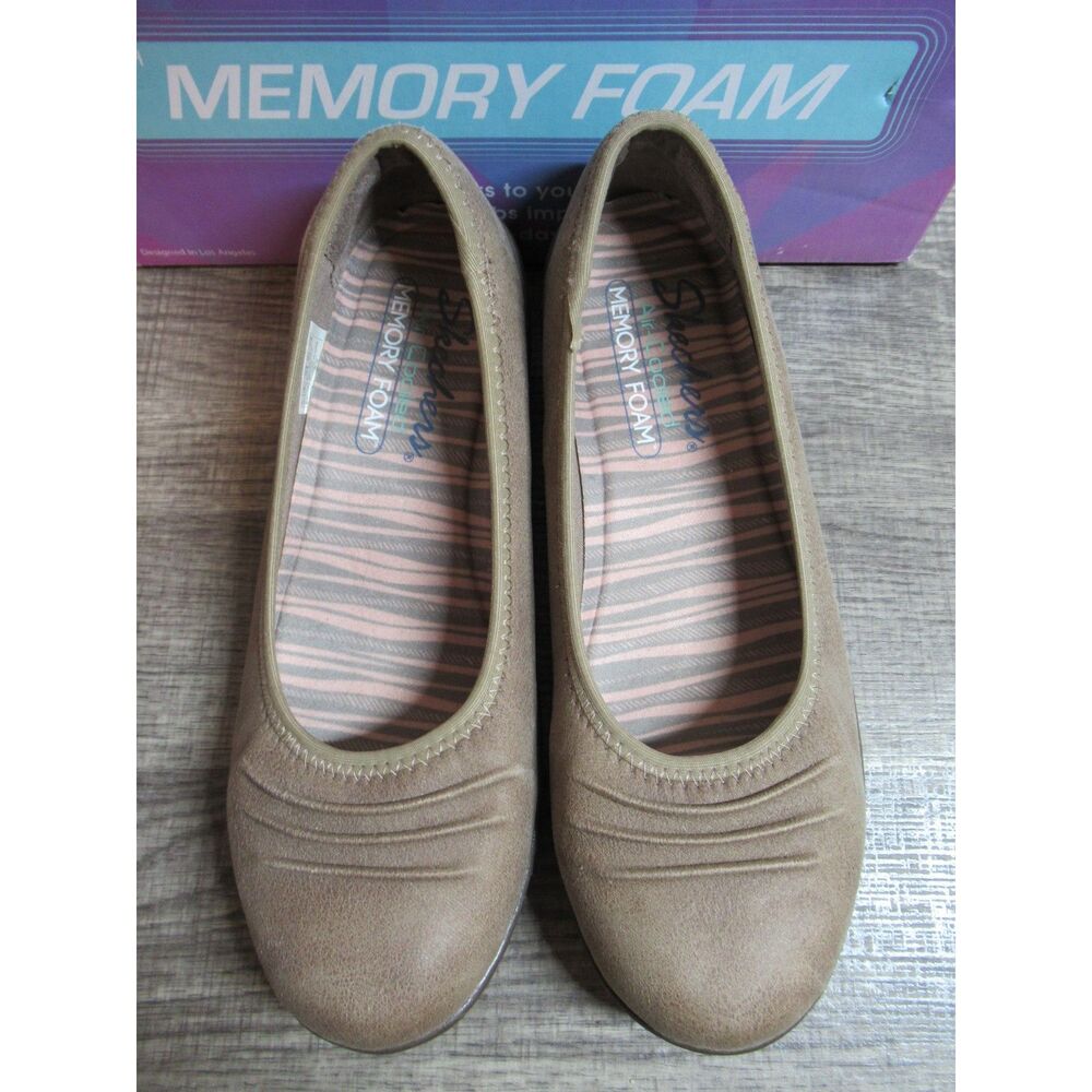 Sketchers Kiss-Ruffled Dark Taupe Skimmer Wedge Shoe Size 5 1/2 - Picture 3 of 7